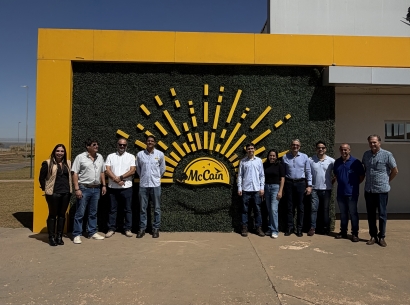 A diretoria da ACIA visitou as instalações da McCain, a convite do Coordenador de Sustentabilidade, Álvaro Rezende.