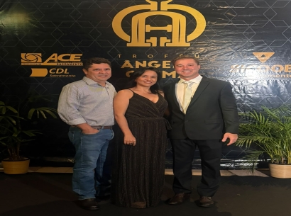 A Diretora da ACIA e Presidente da Câmara da Mulher Empreendedora da ACIA Junia Machado teve a honra de prestigiar a solenidade de entrega do tradicional Troféu Ângelo Crema em Sacramento.